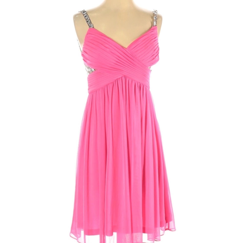 Hailey by Adrianna Papell cocktail dress size 4